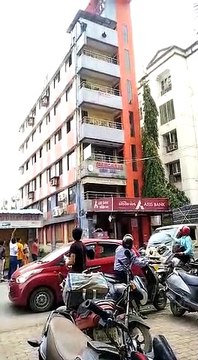 पांचवी मंजिल से छलांग