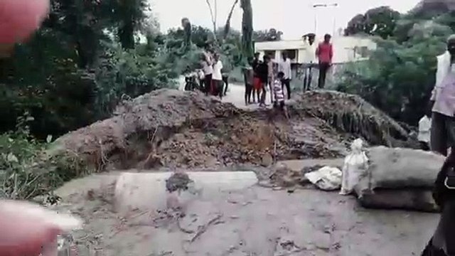 pratapgarh road sink in heavy rain