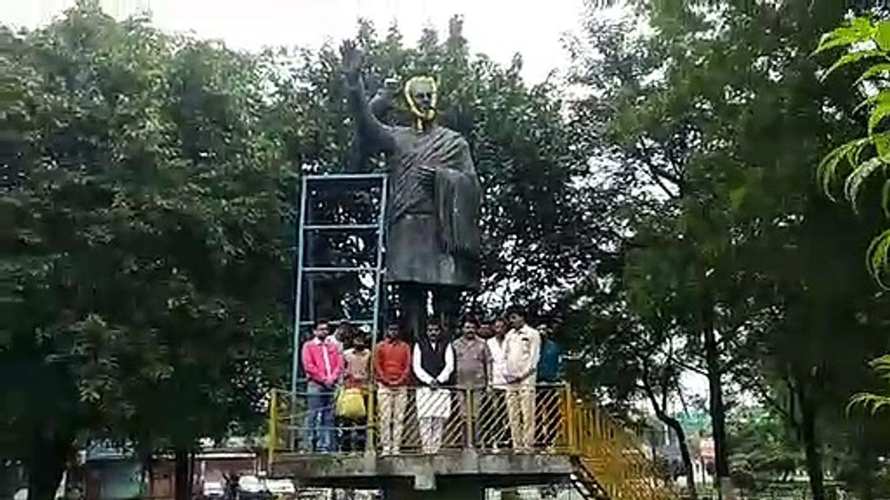पंडित दीनदयाल उपाध्याय की जयंती पर किया माल्यार्पण