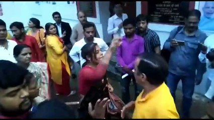 Clash between two groups of bjp in front of uma bharti