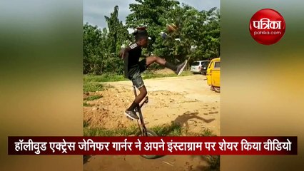 नहीं देखा होगा ऐसा करतब! एक पहिए की साइकल पर ये शख्स दिखा रहा है हैरतअंगेज कारनामा