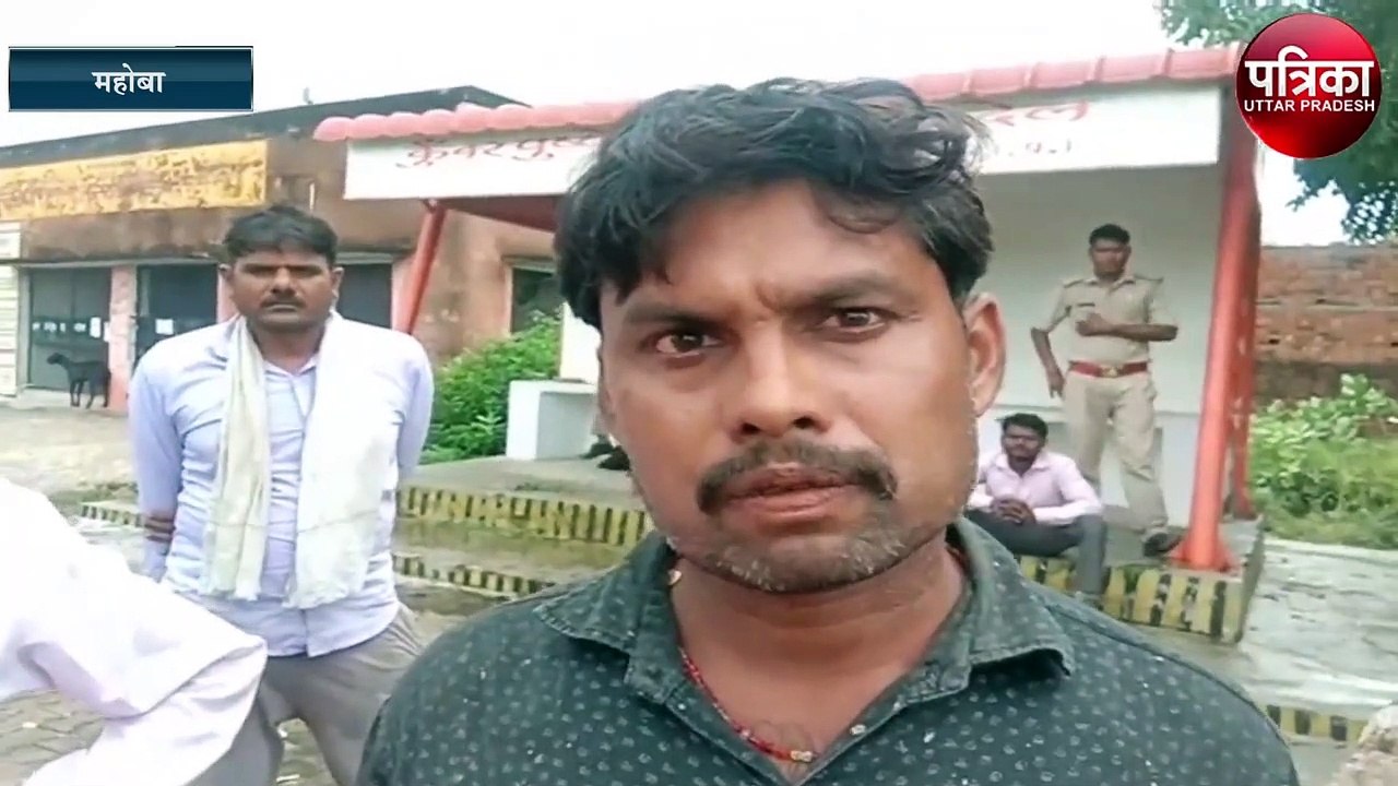 मकान में विशालकाय पेड़ गिरने छत के मलबे में दबकर...