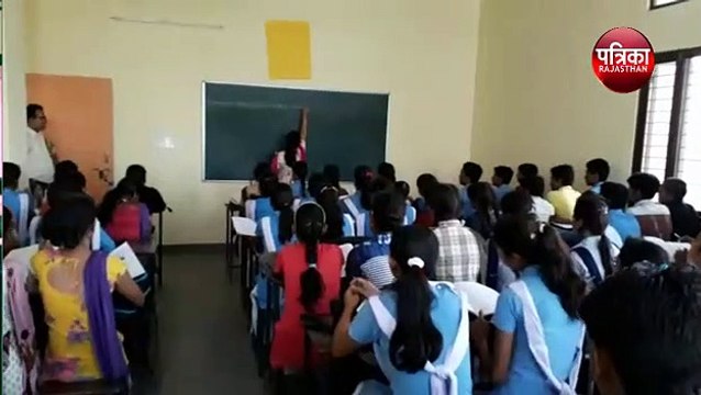 प्रोफेशनल कोर्स से ज्यादा निजी स्कूलों की फीस