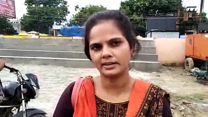 विद्यालय के अंदर शिक्षिकाओं में चले लात घूंसे