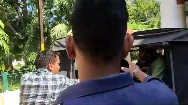 नेतागिरी की निकाली पुलिस ने निकाली हवा, थाने में लगवाई उठक-बैठक