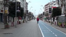 Bolu'da sokağa çıkma yasağı olmamasına rağmen cadde ve sokaklar boş kaldı