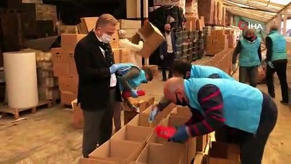 Gaziosmanpaşa’da yasağın ilk günü erzak ve ekmek dağıtımı yapıldı