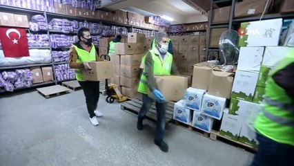 Gaziosmanpaşa'da yasağın ilk günü erzak ve ekmek dağıtımı yapıldı