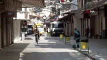 Sokağa çıkma yasağının olduğu Gaziantep'te boş sokaklar dezenfekte ediliyor