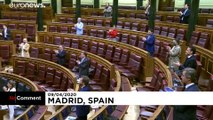 ویدئو؛ نمایندگان پارلمان اسپانیا به پاس خدمات پرستاران و پزشکان ایستادند و دست زدند