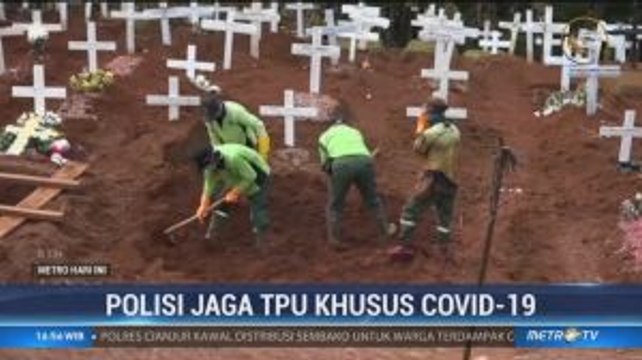 Polisi Jaga Dua TPU Khusus Pasien Covid-19 di Jakarta