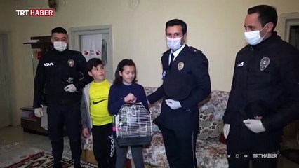 Kuşu kaybolan epilepsi hastası çocuğa polisten sürpriz