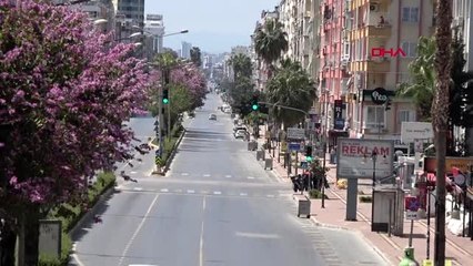 MERSİN Sokağa çıkma yasağı uygulanan Mersin'de denetimler sürüyor