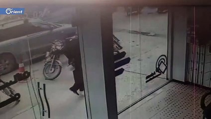 لحظة انفجار قنبلة وسط مدينة الباب بريف حلب