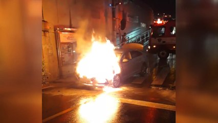 운행하던 승용차에서 불...다친 사람 없어 / YTN