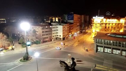 Sessizliğinin hakim olduğu Başkent'in cadde ve sokakları havadan görüntülendi