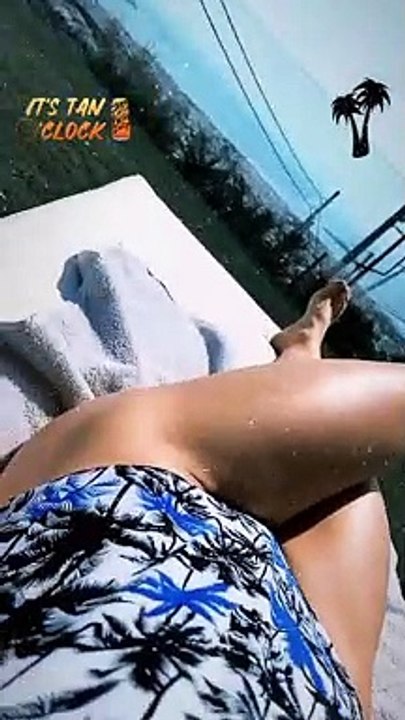 Κατερίνα Δαλάκα: Πάρτε υπογλώσσια και δείτε την με μαγιό να λιάζεται στο μπαλκόνι της!