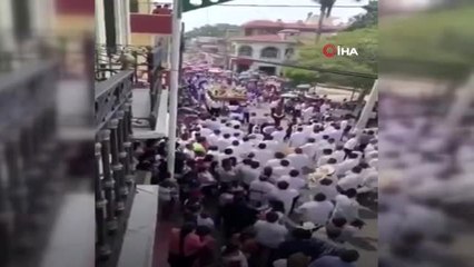 - Meksika'da salgına rağmen Paskalya ayini düzenlendi