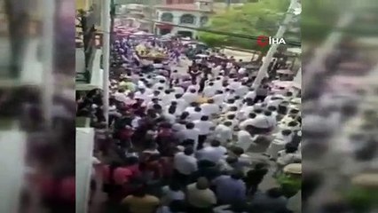 Meksika’da salgına rağmen yüzlerce kişinin katıldığı Paskalya ayini düzenlendi