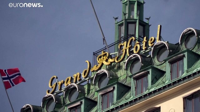 Suecia entrena a auxiliares de vuelo y empleados de hotel para trabajar en hospitales y residencias