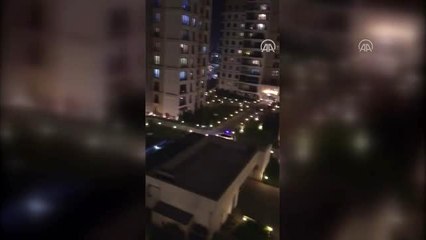 Vatandaşlardan devriye gezen polis ekibine sevgi gösterisi