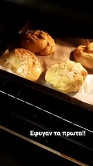 Αργύρης Αγγέλου: Έφτιαξε πεντανόστιμα τσουρέκια και θα ξετρελαθείς με τη συνταγή του!