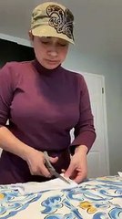 INSOLITE - Comment transformer des chaussettes en masque en 2 minutes ?