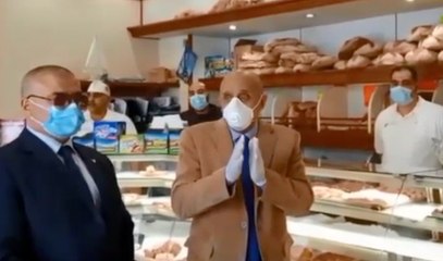 لمواجهة كورونا.. مصريون يملكون محل مخبوزات بإيطاليا يقدمون الخبر مجانا