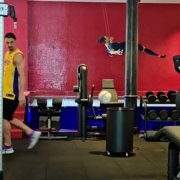 Ibrahimovic, Pogba'ya meydan okudu