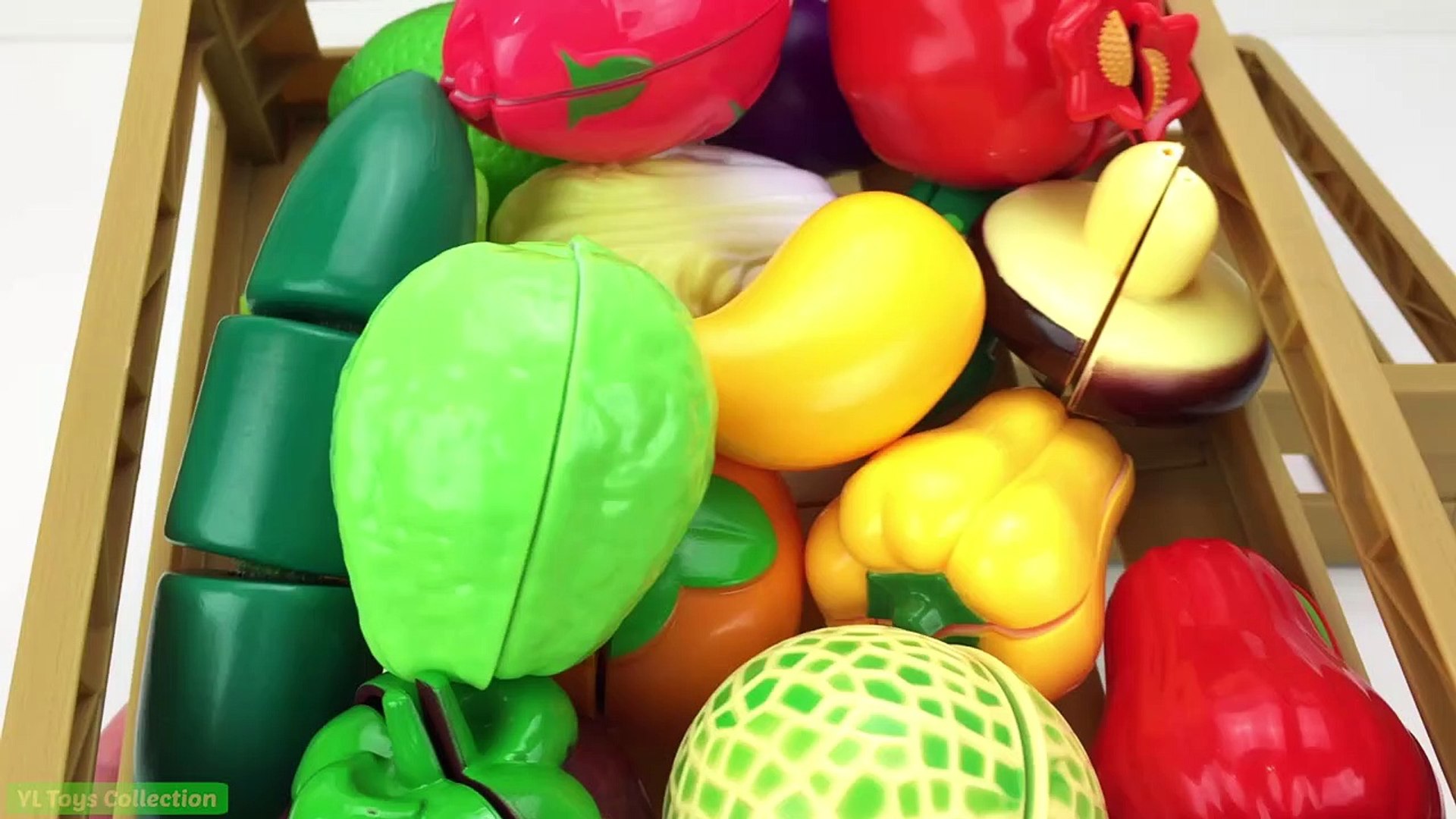 Velcro cutting store fruits and vegetables