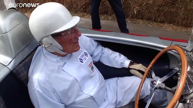 Легендарный автогонщик Формулы-1 Стирлинг Мосс скончался в возрасте 90 лет