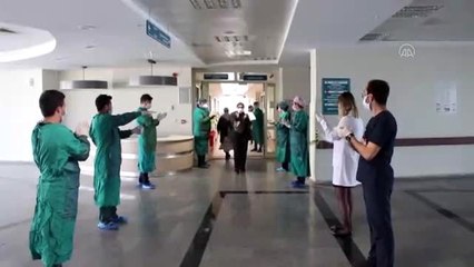 Kovid-19'u yenen 8 kişi alkışlarla taburcu oldu (2)