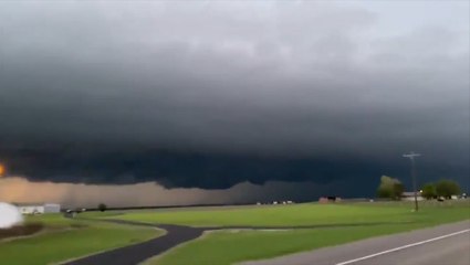 Shelf cloud looms over the horizon