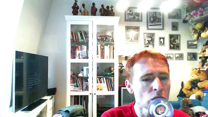 Wiwi égratigne "my mother's eyes"