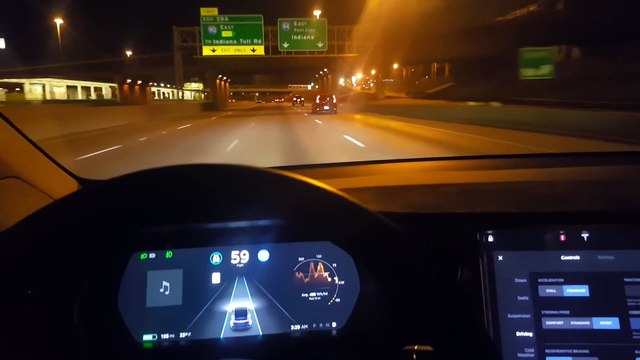 Sa voiture Tesla a failli l'envoyer dans le décor