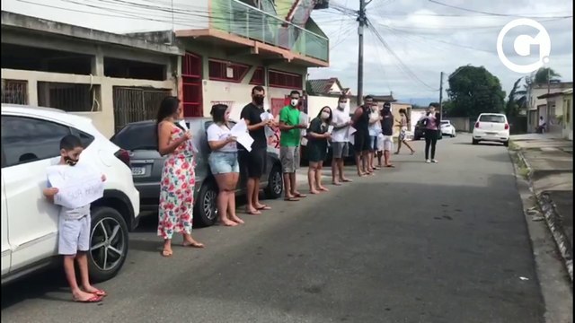 Na Páscoa da quarentena, netos prestam homenagem aos avós na Serra