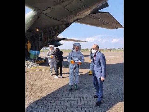 بعد إيصالها الفريق الطبي إلى إيطاليا. الطائرة العسكرية تصل بريطانيا وتقوم باجلاء تونسيين عالقين