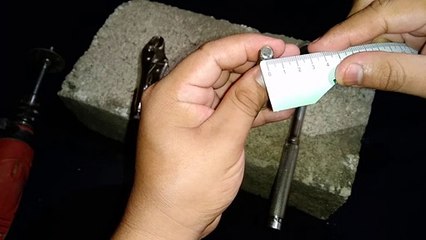 Medida del DADO para quitar el tornillo de la transmisión estándar del Nissan Tiida | 2020