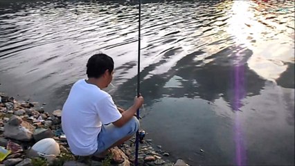 Sunset light gradually, sitting fishing entertainment