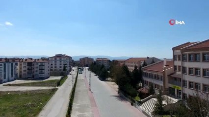 Suluova Belediyesi'nden halka yöresel dille 'evde kal' çağrısı: "Virüs gideşdane evlerden...