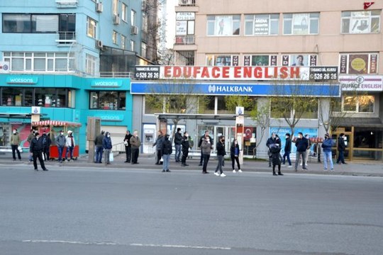 Sokağa çıkma yasağı sona erdi, çalışanlar yollara düştü