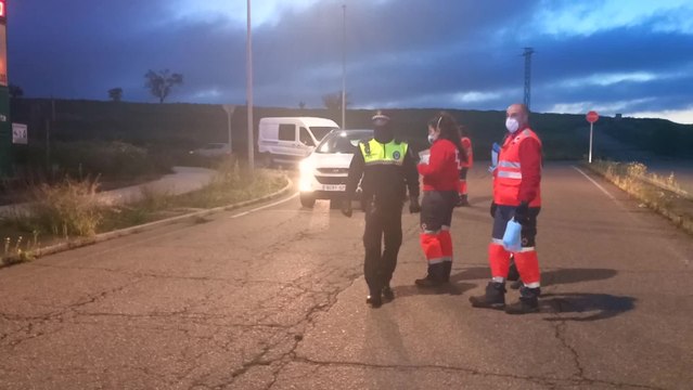 Reparten mascarillas a trabajadores en Badajoz