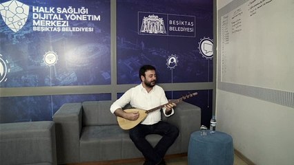Koronavirüs | Beşiktaş Belediye Başkanı Akpolat'tan komşularına sazlı, türkülü moral