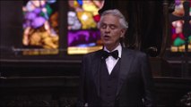 L'émouvant Ave Maria d'Andrea Bocelli (en intégralité) seul dans la cathédrale de Milan