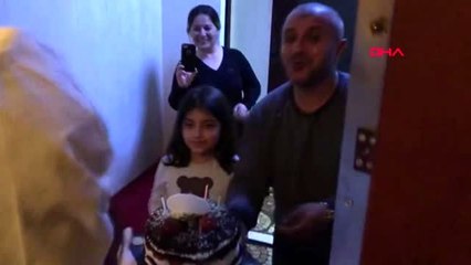 MERSİN Sokağa çıkma yasağında doğum günü sürprizi