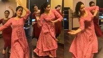 Janhvi Kapoor Classical Dance Video इंटरनेट पर हो रहा है Viral | VIRAL Dance | Boldsky