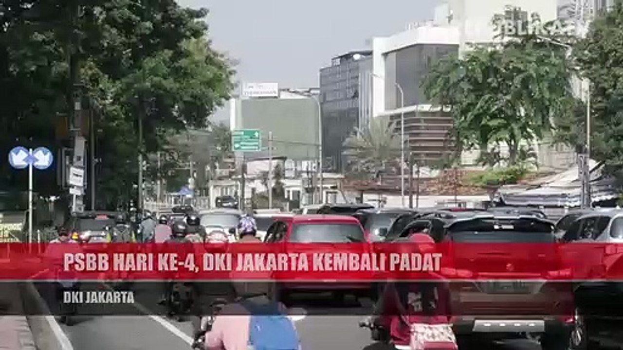 Polisi melakukan imbauan kepada pengendara mobil untuk dapat mematuhi penerapan Pembatasan Sosial Berskala Besar (PSBB).