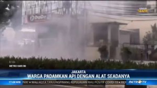 Kabel Optik di Jalan Panglima Polim Terbakar