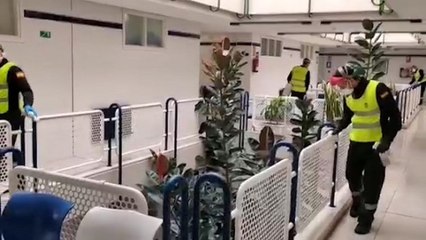 La UME desinfecta un centro de salud de Reinosa