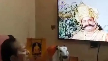 Ramayan में 'रावण' का किरदार निभाने वाले Arvind Trivedi खुद को सीता हरण करते देख रो पड़े | Boldsky